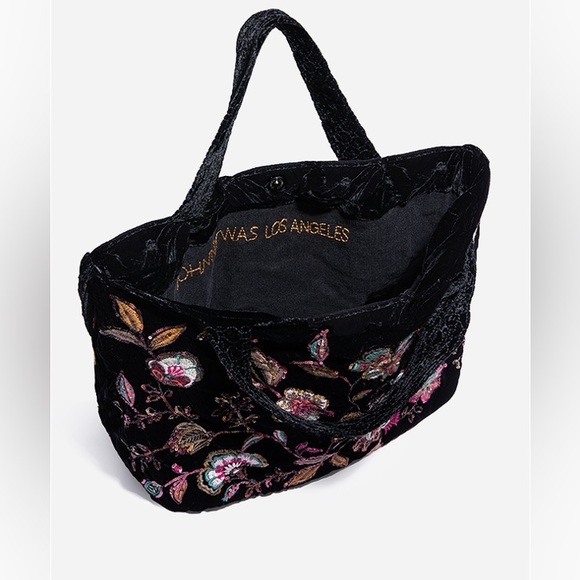 Designers Brands For Customers That Love To Wear Casual and Elegant Accessories - Picture 12 of 15